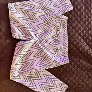 Women’s chevron print pants.